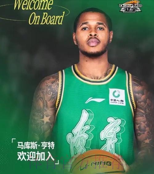 亨特首秀验货失败?攻守没效果,无法成持球大核,要不找琼斯? 亨特首秀验货失败?攻守没效果,无法成持球大核,要不找琼斯?